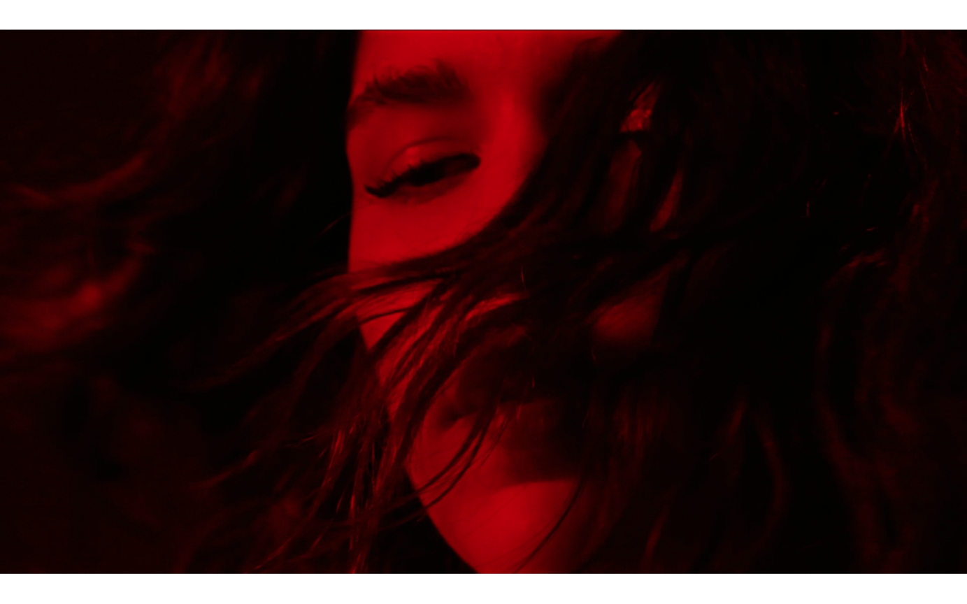 Music video for Paradis by seekcerda