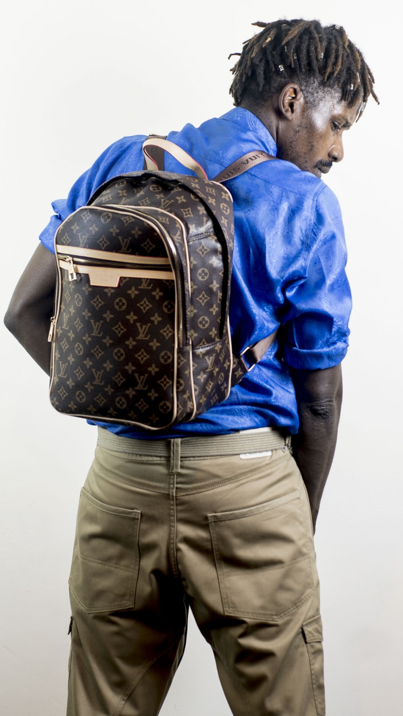 Music video for Tegodecaprio by Sxemedia