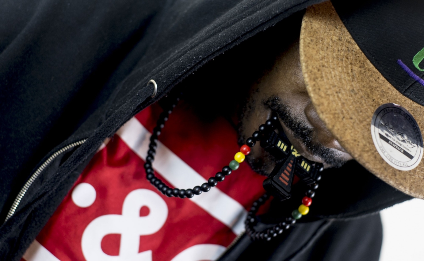 Music video for Tegodecaprio by Sxemedia