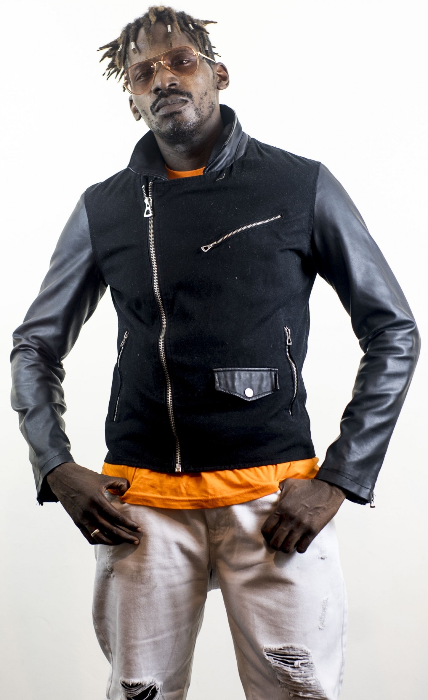 Music video for Tegodecaprio by Sxemedia