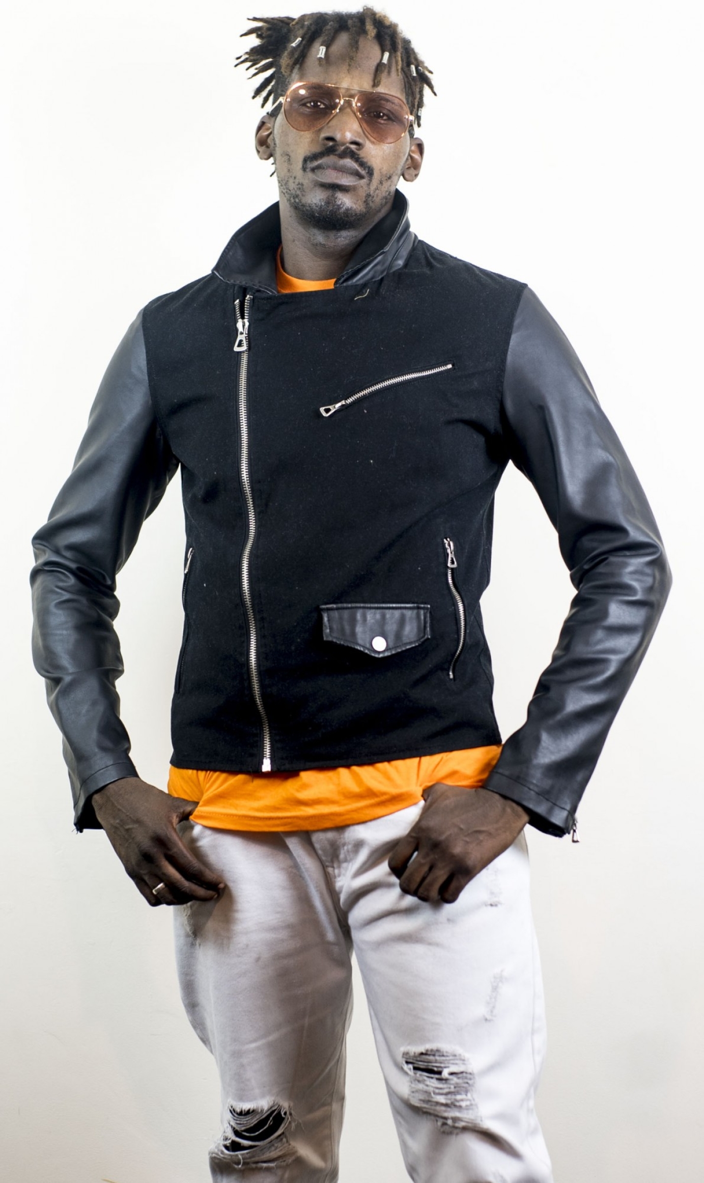 Music video for Tegodecaprio by Sxemedia