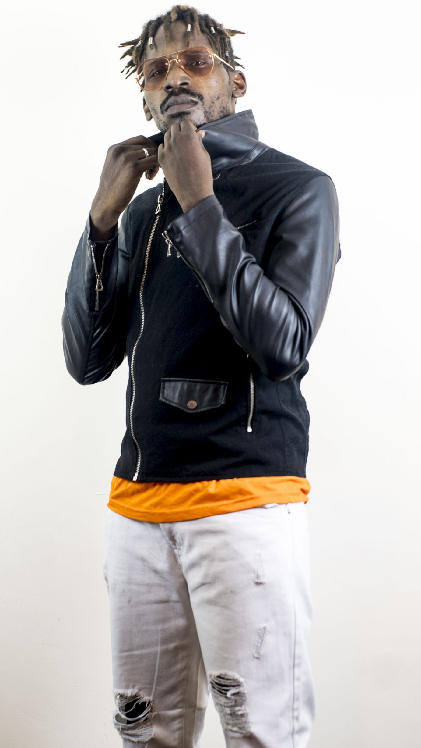 Music video for Tegodecaprio by Sxemedia