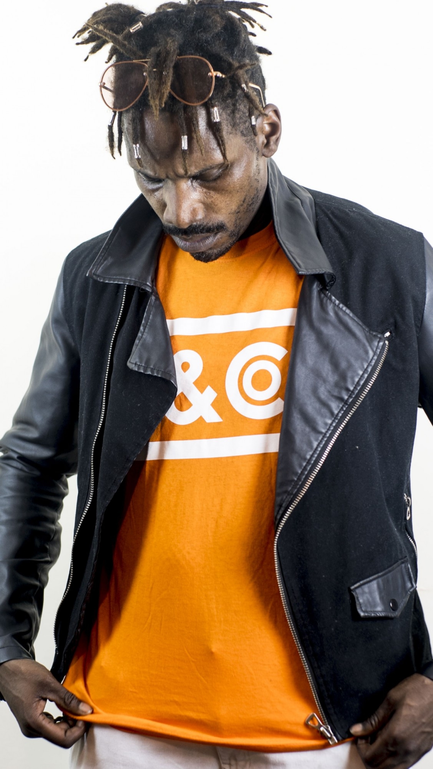 Music video for Tegodecaprio by Sxemedia