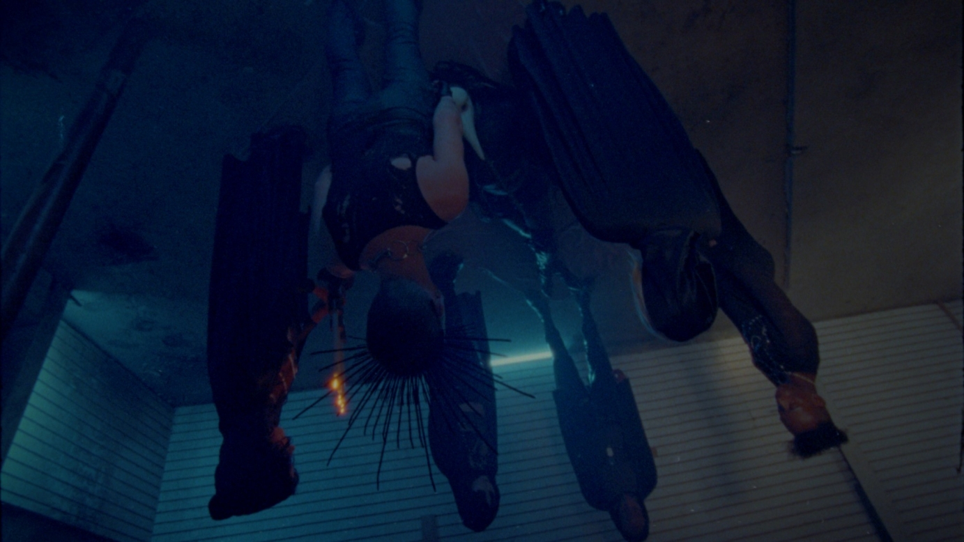 anton. "Espresso Romano" (Music Video)