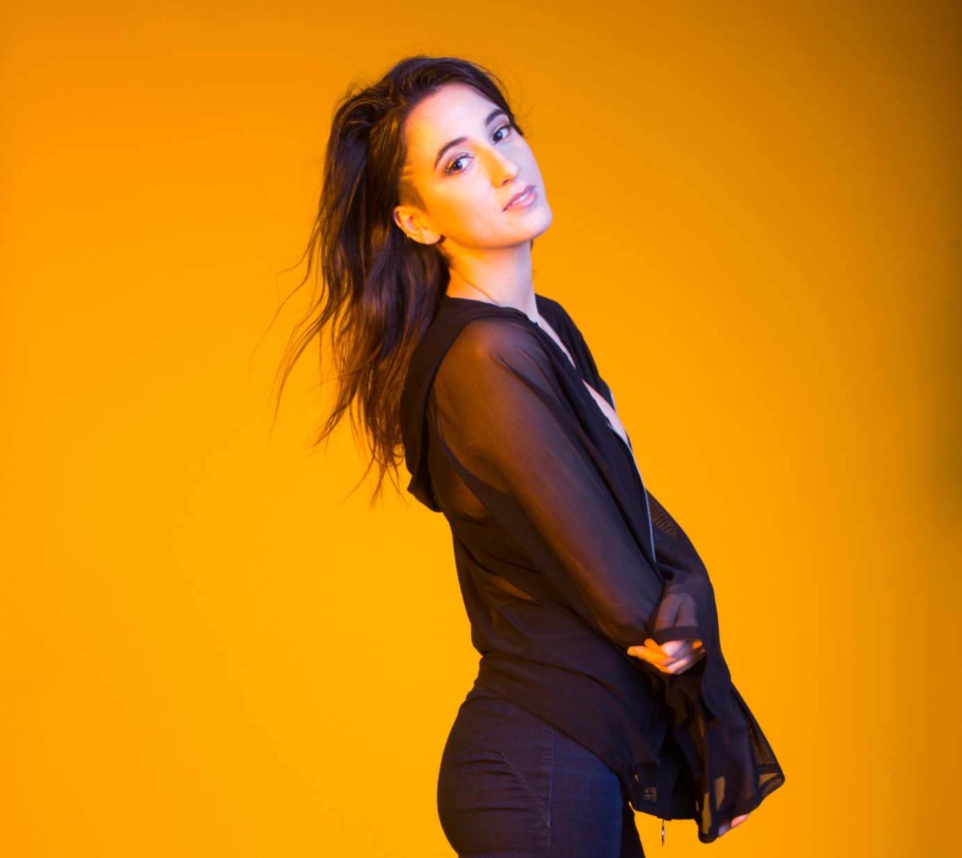 Sarah De Warren "No Good" Single Release