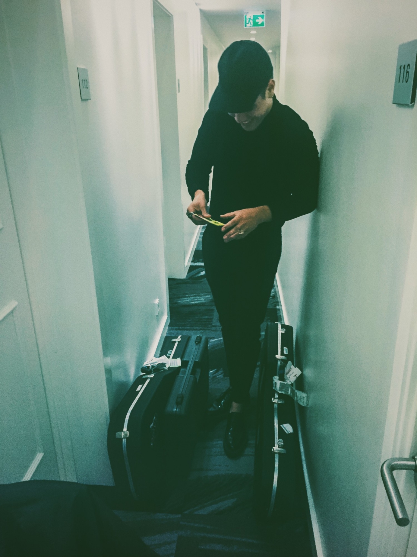 Lawrence Taylor BTS Tour Photography