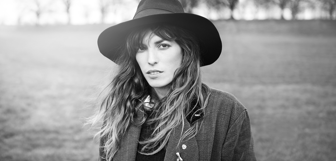 Perry Curties - Black & White & Gritty