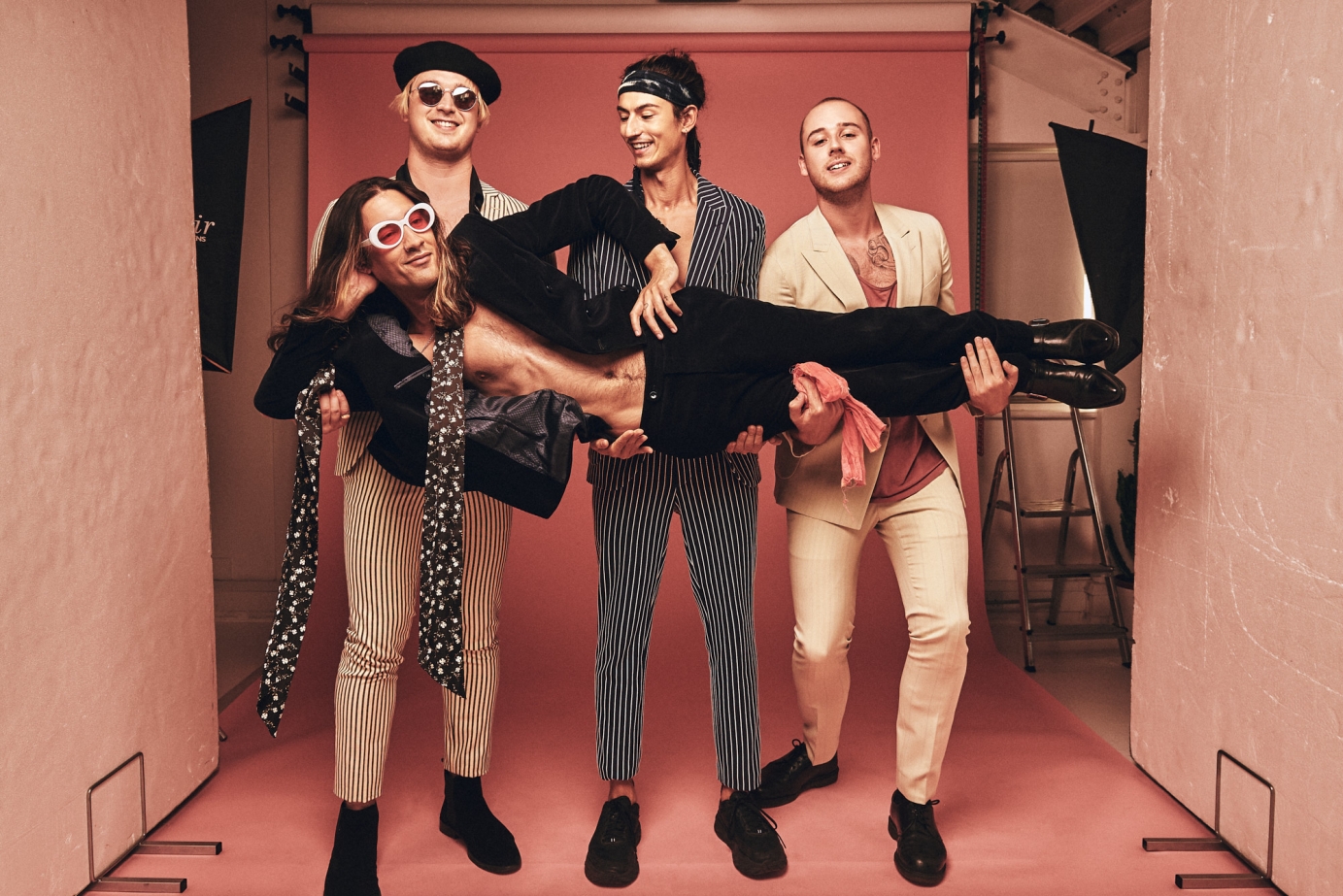 Bisou Noir - Let down