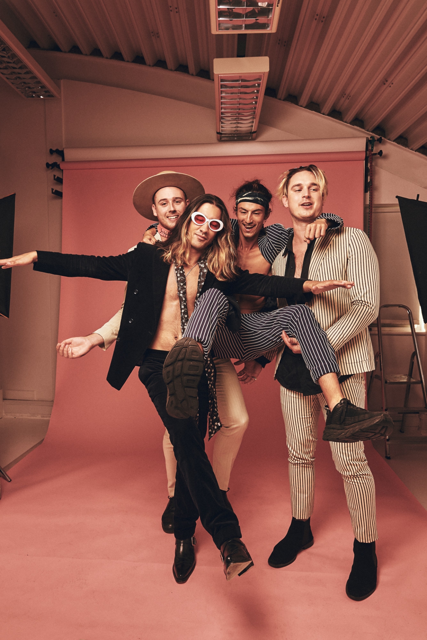 Bisou Noir - Let down