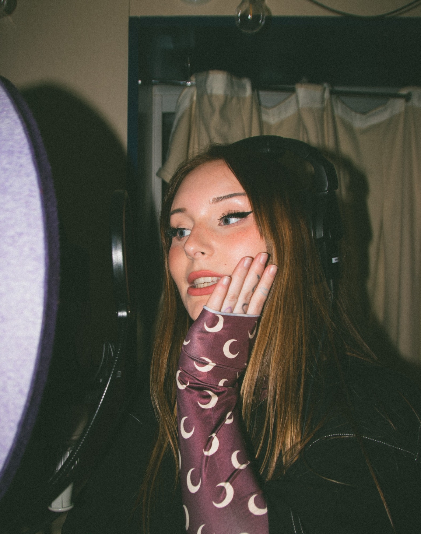 Vi0let studio BTS shoot