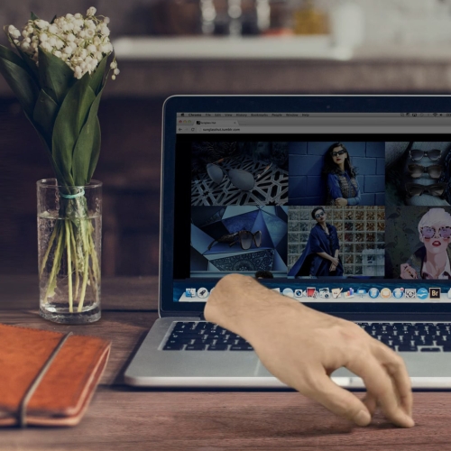 Sunglass Hut: Halloween "The Thing"