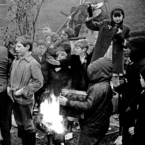 Gerry Cinnamon – 'Ghost' Lyric Video