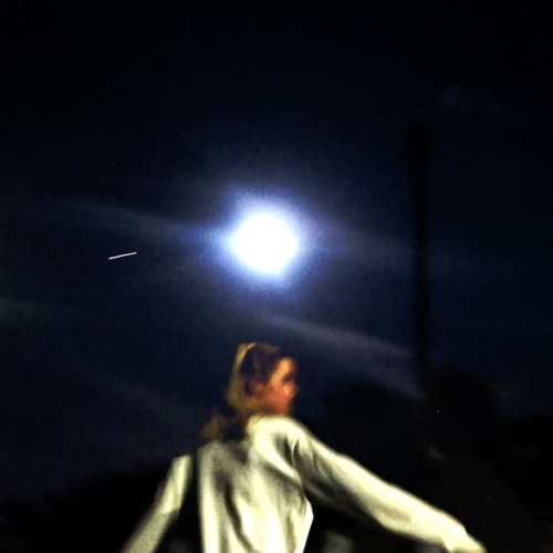 Hana Lili - Don't Try To Call Me (Official Video)