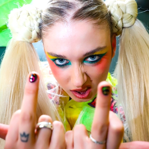 BABY QUEEN - WANNA BE