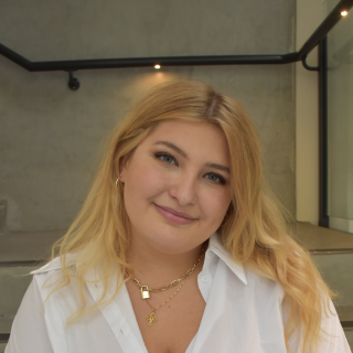 Profile picture for user IsabellaGrantArtistry