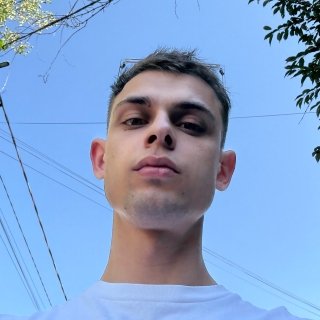 Profile picture for user Chesign