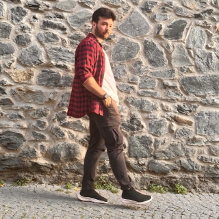 Profile picture for user Berke Akyüzlü