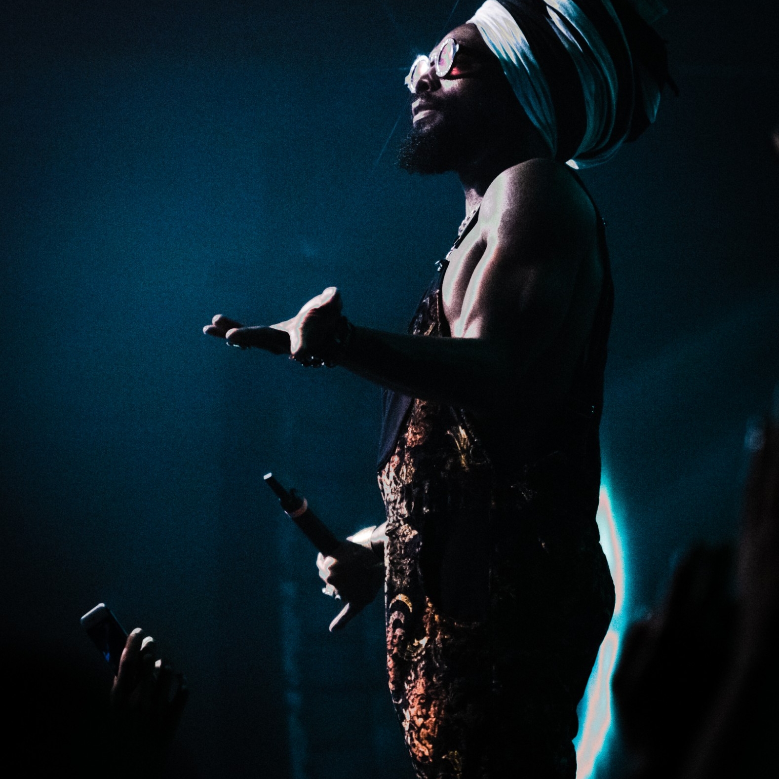 Live photography for Bastille, Grace Carter, YUNGBLUD by Lizolyslager