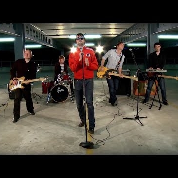 Preview image for the video "Driving by Night".