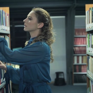 Preview image for the video "Music video for Sinir by Lunaroom".