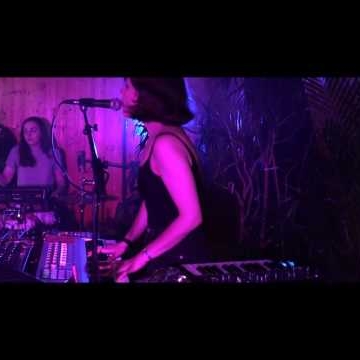 Preview image for the video "Jessy Lanza - Boiler Room In Stereo".