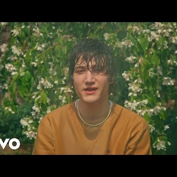 Preview image for the video "it's a landslide".