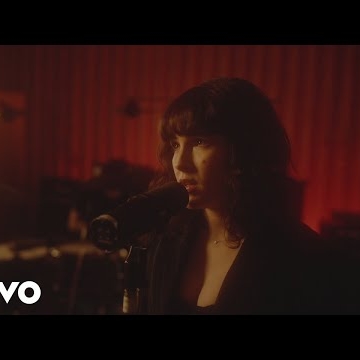 Preview image for the video "Live Session for Robinson - Don't Say".