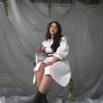 Preview image for the video "Heart of a Woman - The Fountain".