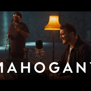 Preview image for the video "Sam Wills / Undercover (Mahogany Session)".