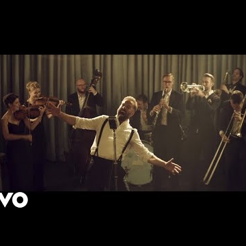 Preview image for the video "Alfie Boe - Medley".