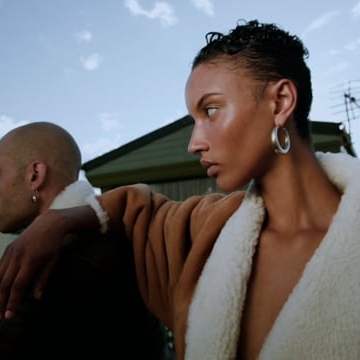 Preview image for the video "Loewe Special for ODDA Magazine".