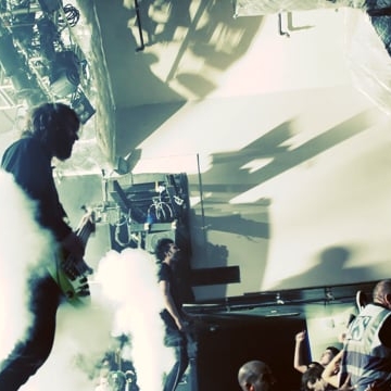 Preview image for the video "Live visuals for Northlane by Toby Warren".