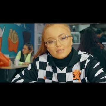 Preview image for the video "KelliMarie - Look At Me".