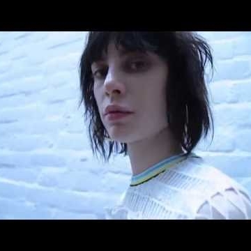 Preview image for the video "House of Holland Resort17 'Heartbreakers' Campaign ".