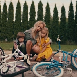 Preview image for the video "A.K. - LIKE U".