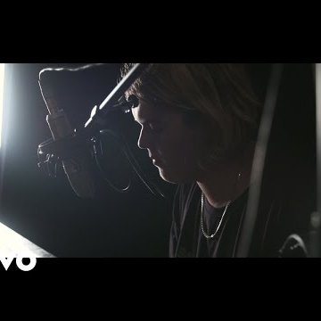 Preview image for the video "Oscar Lang - Million Little Reasons".