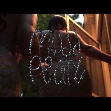 Preview image for the video "Editorial for Office Magazine".