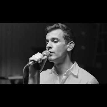 Preview image for the video "Diamonds".