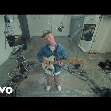 Preview image for the video "Finn Askew - Paranoia".