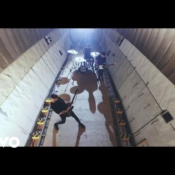 Preview image for the video "Music video for Fort Hope by Oliverprout".