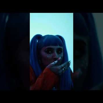 Preview image for the video "Ashnikko LIVE".