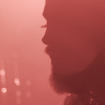 Preview image for the video "Greta Isaac - Undone".