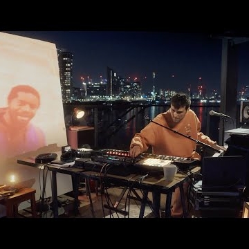 Preview image for the video "Fred again.. Studio Live 2021 ".