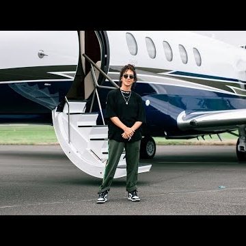 Preview image for the video "Hannah Wants - 3 Festivals, 1 Day".