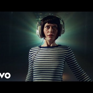 Preview image for the video "Yard Act - The Trenchcoat Museum".