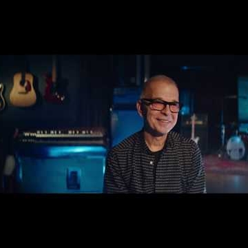 Preview image for the video "Tony Visconti listens to Space Oddity in 360".