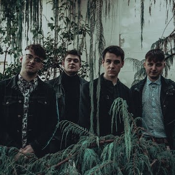 Preview image for the video "Uno Mas Glass Houses Music Video".