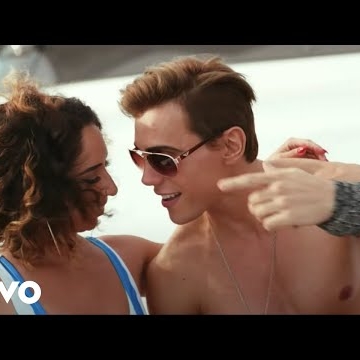 Preview image for the video "Tharyk feat. Scarlet Parke".