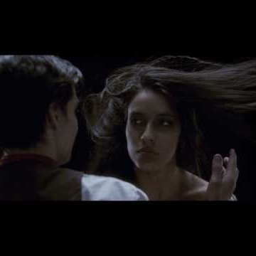 Preview image for the video "Low Roar - Bones ".