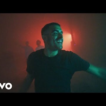 Preview image for the video "Aquilo - Moving On".